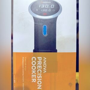 Anova Precision Cooker. 800 watts Brand new in box!